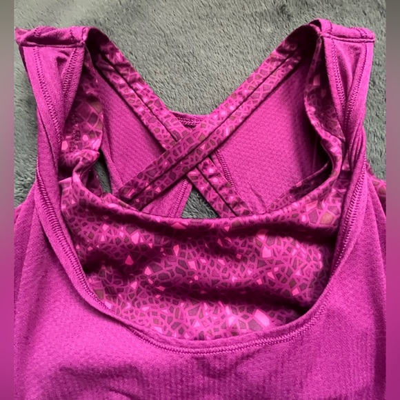 COPY - Lululemon Workout Athletic Tank Top with Built-in Sports Bra Size 6 in E… - Picture 6 of 11